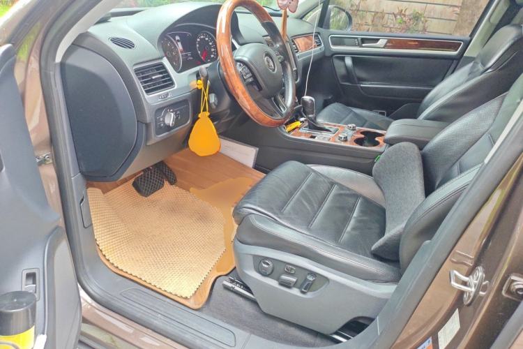 Used Volkswagen Touareg 2011 3.0 TDI Diesel Comfort Version Driver Seat