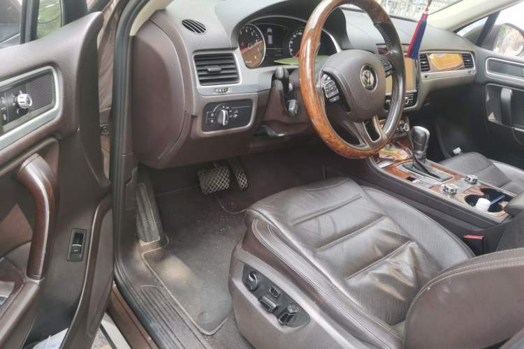Used Volkswagen Touareg 2011 3.0 TSI Comfort Version Driver Seat