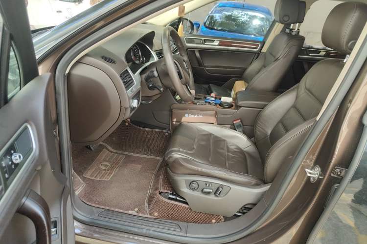 Used Volkswagen Touareg 2011 3.0 TSI Standard Version Driver Seat
