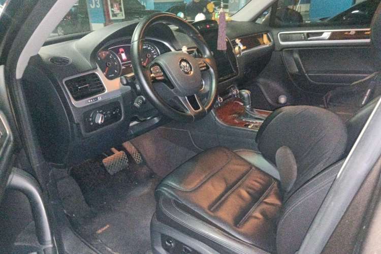 Used Volkswagen Touareg 2011 3.0 TDI Diesel Standard Version Driver Seat