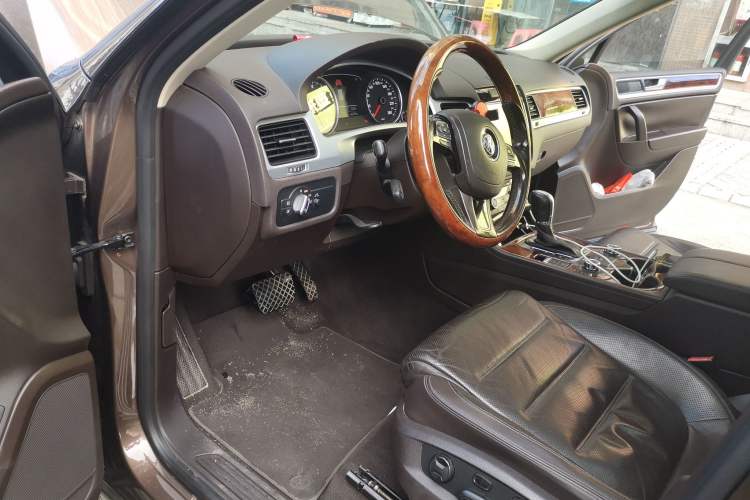 Used Volkswagen Touareg 2011 3.0 TSI Comfort Version Driver Seat