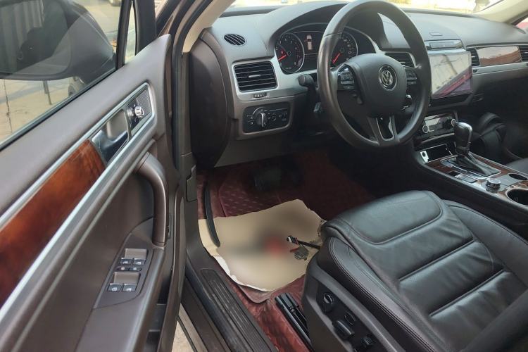 Used Volkswagen Touareg 2011 3.0 TSI Standard Version Driver Seat