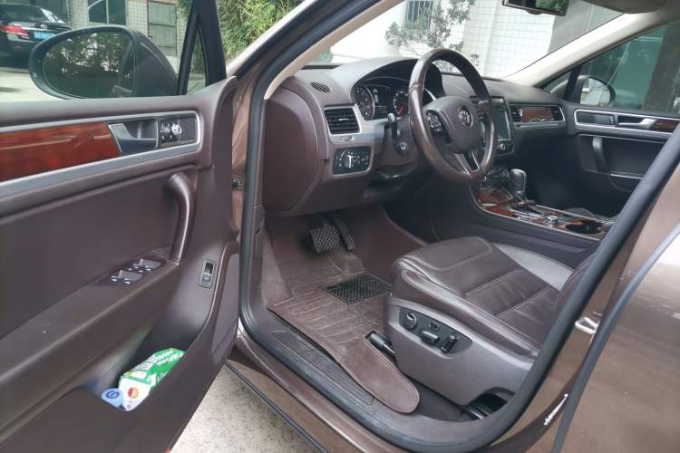 Used Volkswagen Touareg 2011 3.0 TSI Standard Version Driver Seat