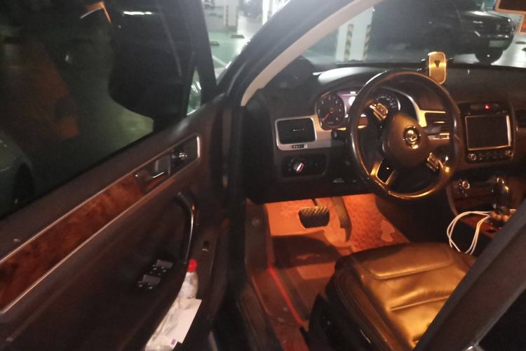 Used Volkswagen Touareg 2011 3.0 TDI Diesel Standard Version Driver Seat