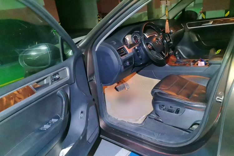 Used Volkswagen Touareg 2011 3.0 TSI Standard Version Driver Seat