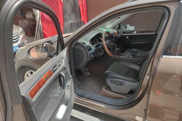 Used Volkswagen Touareg 2011 3.0 TSI Comfort Version Driver Seat