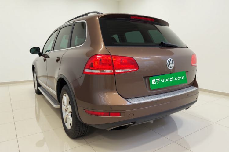 Used Volkswagen Touareg 2011 3.0 TSI Standard Version Exterior 3