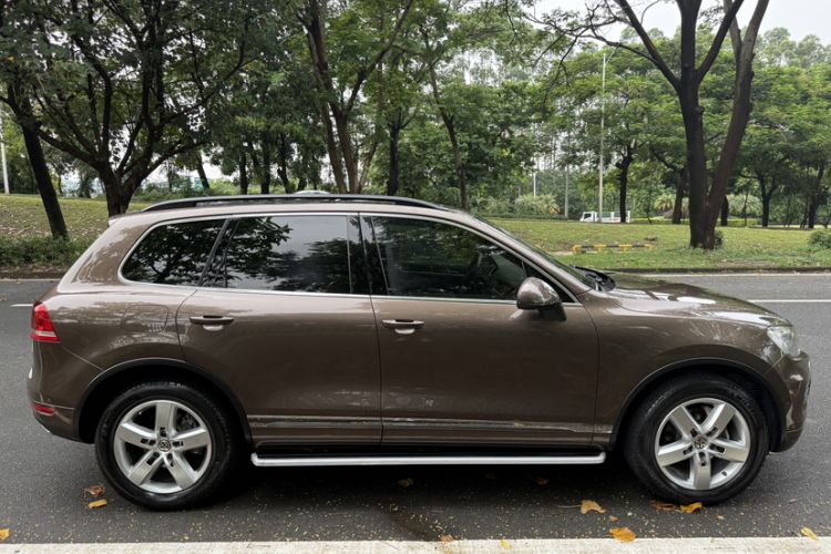 Used Volkswagen Touareg 2011 3.0 TSI Standard Version Exterior 3