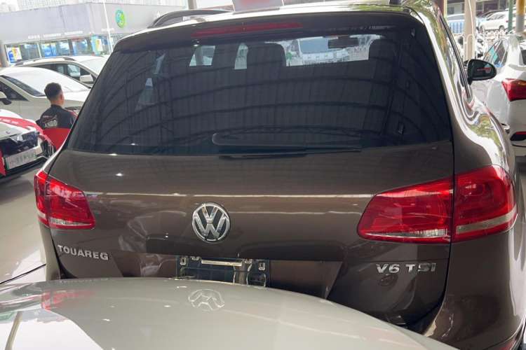 Used Volkswagen Touareg 2011 3.0 TSI Standard Version Exterior 4