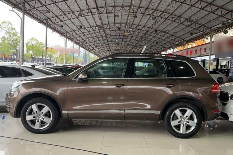 Used Volkswagen Touareg 2011 3.0 TSI Standard Version Exterior 5