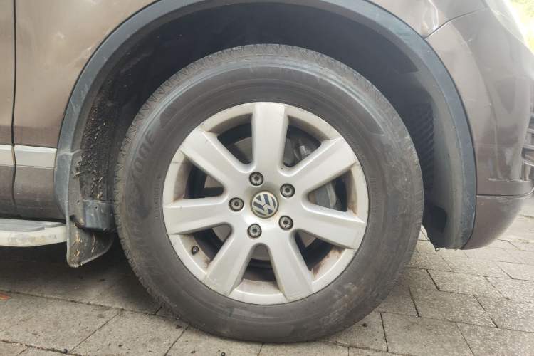 Used Volkswagen Touareg 2011 3.0 TSI Standard Version Exterior 7