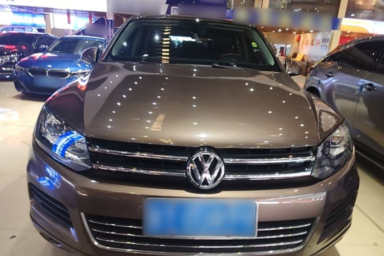 Used Volkswagen Touareg 2011 3.0 TSI Comfort Version Front