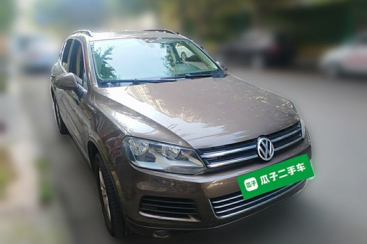 Used Volkswagen Touareg 2011 3.0 TSI Comfort Version Front Right 45 Deg