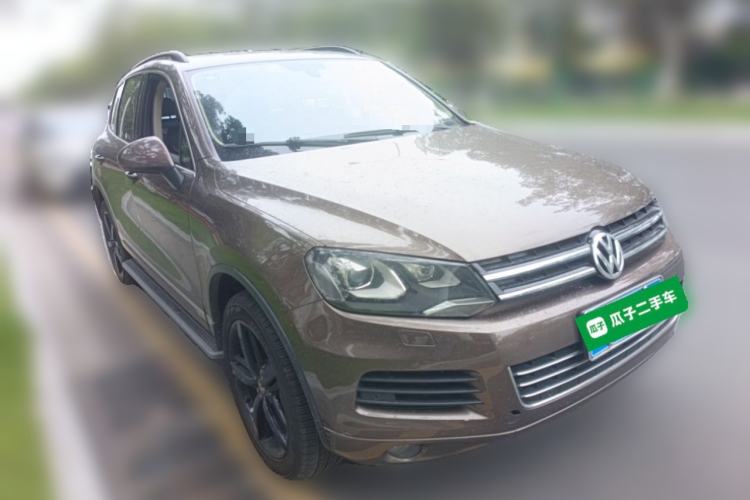 Used Volkswagen Touareg 2011 3.0 TSI Comfort Version Front Right 45 Deg