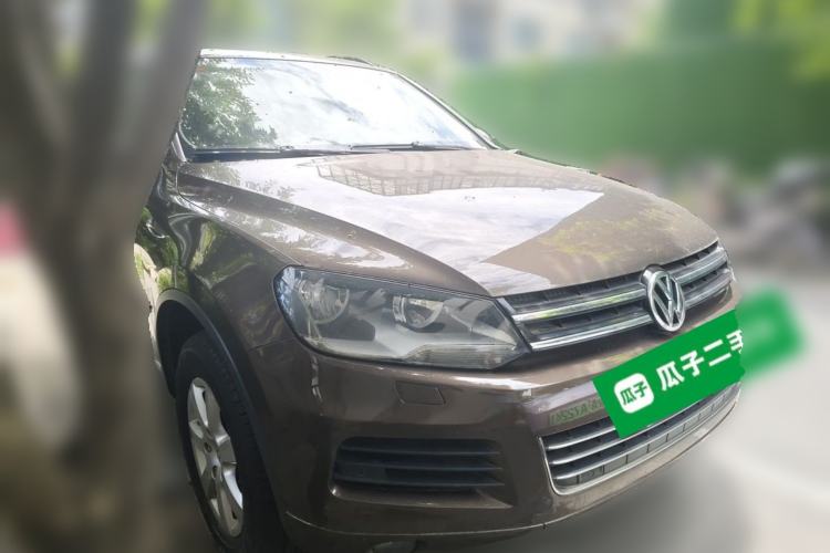 Used Volkswagen Touareg 2011 3.0 TSI Comfort Version Front Right 45 Deg