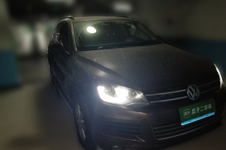 Used Volkswagen Touareg 2011 3.0 TSI Standard Version Front Right 45 Deg
