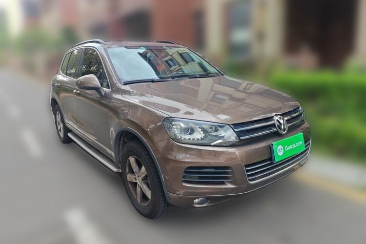 Used Volkswagen Touareg 2011 3.0 TDI Diesel Comfort Version Front Right 45 Deg