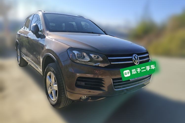 Used Volkswagen Touareg 2011 3.0 TSI Comfort Version Front Right 45 Deg