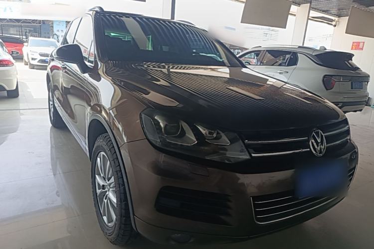 Used Volkswagen Touareg 2011 3.0 TSI High-End Version Front Right 45 Deg