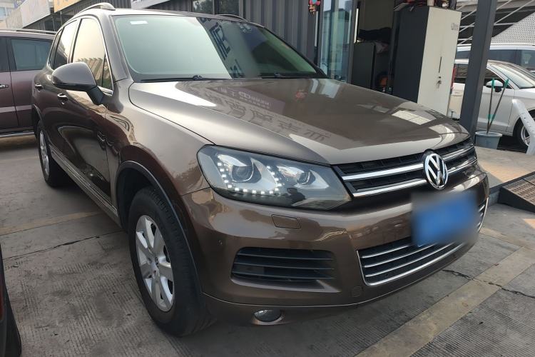 Used Volkswagen Touareg 2011 3.0 TSI Standard Version Front Right 45 Deg