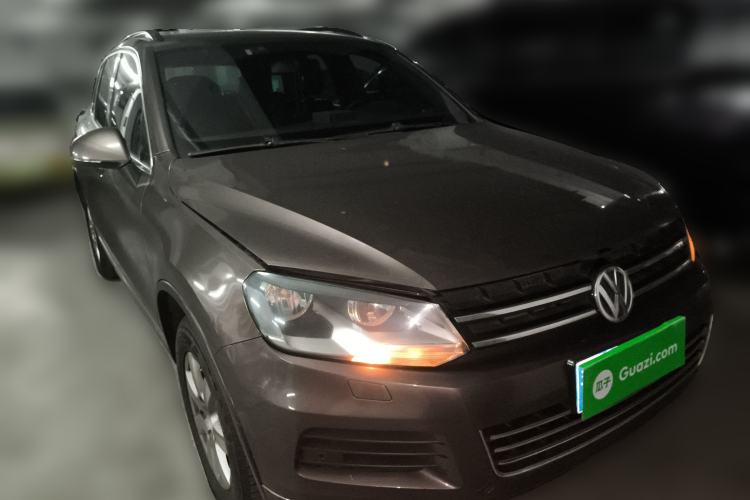 Used Volkswagen Touareg 2011 3.0 TSI Standard Version Front Right 45 Deg