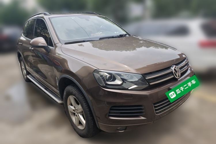 Used Volkswagen Touareg 2011 3.0 TSI Comfort Version Front Right 45 Deg