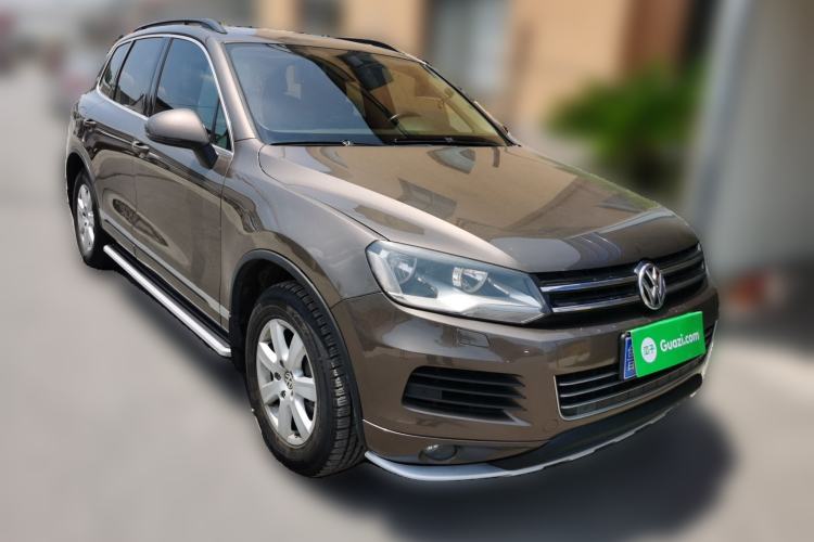 Used Volkswagen Touareg 2011 3.0 TSI Standard Version Front Right 45 Deg