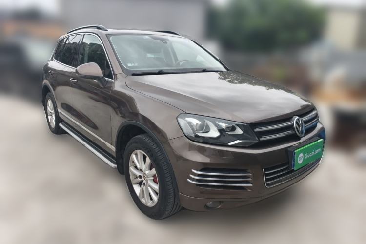 Used Volkswagen Touareg 2011 3.0 TSI High-End Version Front Right 45 Deg