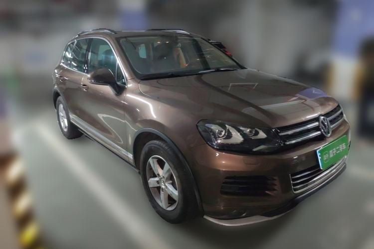 Used Volkswagen Touareg 2011 3.0 TDI Diesel Comfort Version Front Right 45 Deg