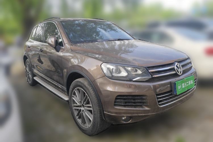 Used Volkswagen Touareg 2011 3.0 TSI Comfort Version Front Right 45 Deg
