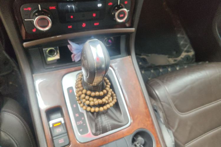 Used Volkswagen Touareg 2011 3.0 TSI Standard Version Gear Lever
