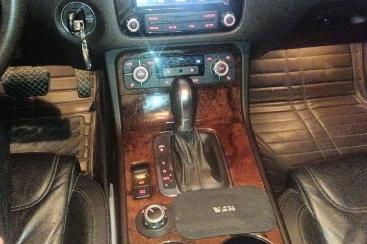 Used Volkswagen Touareg 2011 3.0 TDI Diesel Standard Version Gear Lever