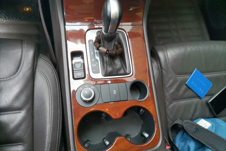 Used Volkswagen Touareg 2011 3.0 TSI Standard Version Gear Lever
