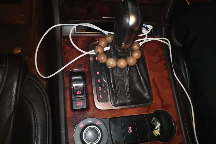 Used Volkswagen Touareg 2011 3.0 TDI Diesel Standard Version Gear Lever