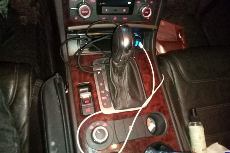 Used Volkswagen Touareg 2011 3.0 TDI Diesel Standard Version Gear Lever