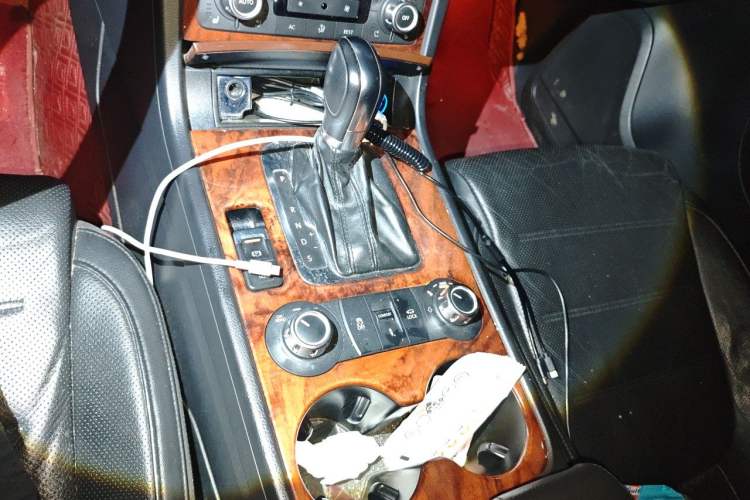 Used Volkswagen Touareg 2011 3.0 TSI Comfort Version Gear Lever