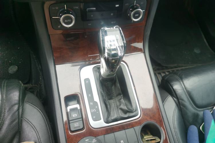 Used Volkswagen Touareg 2011 3.0 TSI Standard Version Gear Lever