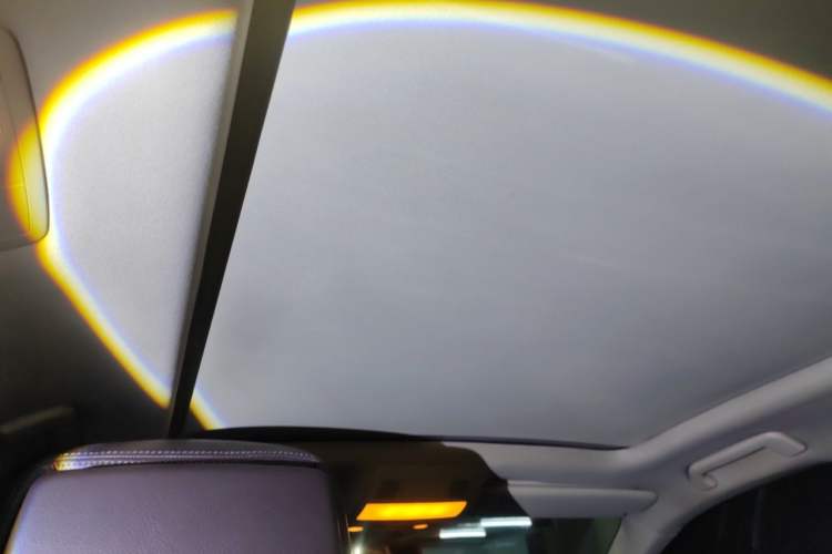 Used Volkswagen Touareg 2011 3.0 TSI Comfort Version Headliner