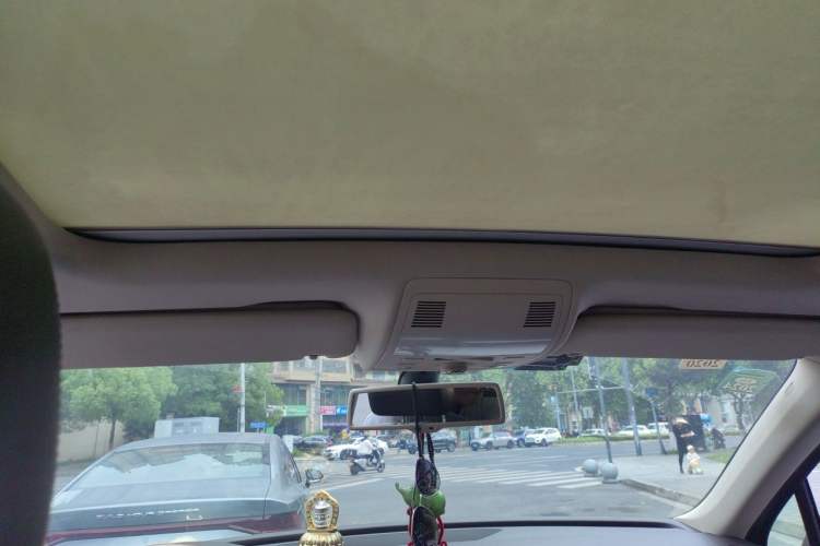 Used Volkswagen Touareg 2011 3.0 TSI High-End Version Headliner
