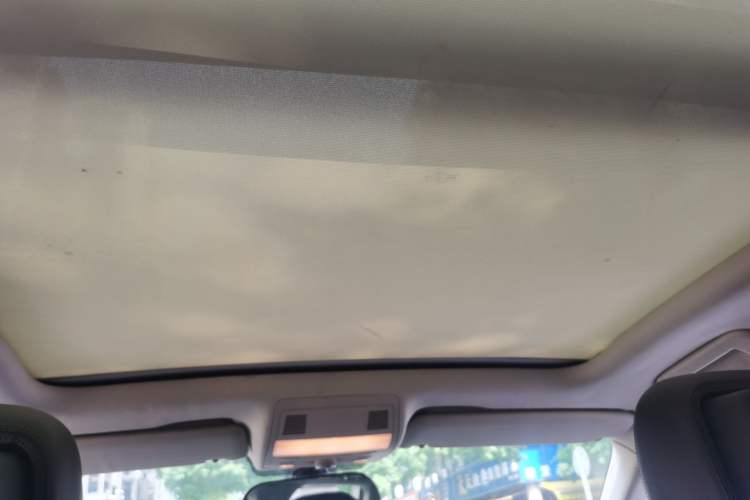 Used Volkswagen Touareg 2011 3.0 TSI Comfort Version Headliner