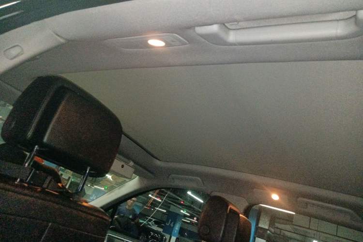 Used Volkswagen Touareg 2011 3.0 TDI Diesel Standard Version Headliner