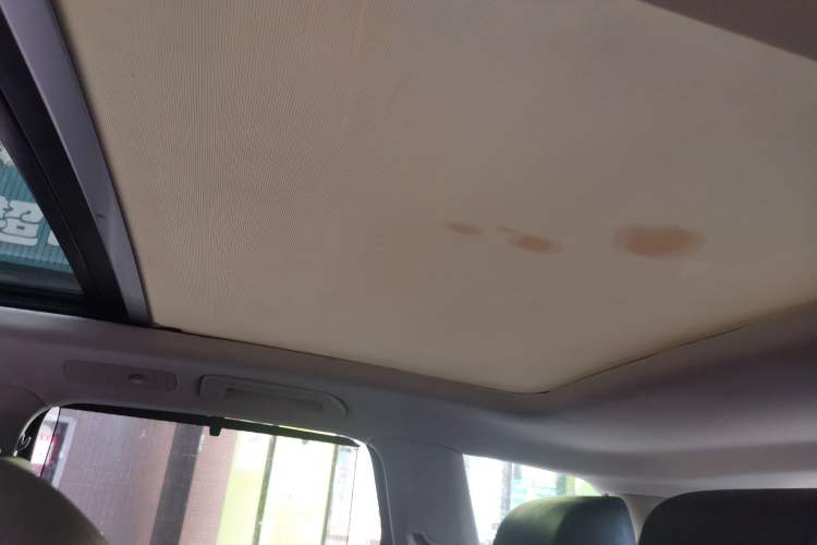 Used Volkswagen Touareg 2011 3.0 TSI Comfort Version Headliner