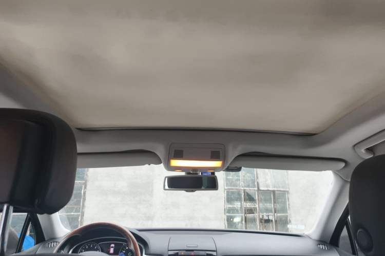 Used Volkswagen Touareg 2011 3.0 TSI High-End Version Headliner