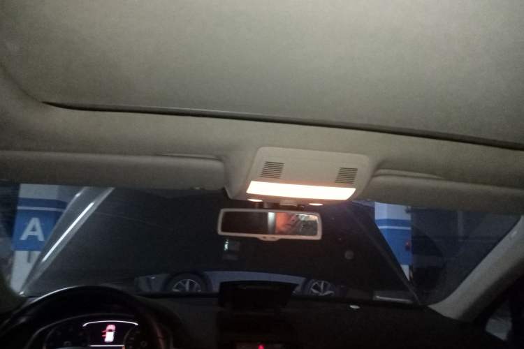 Used Volkswagen Touareg 2011 3.0 TDI Diesel Standard Version Headliner