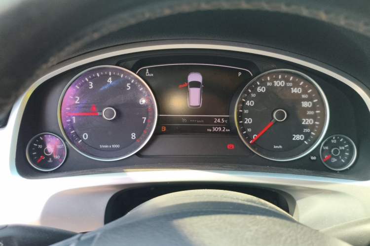 Used Volkswagen Touareg 2011 3.0 TSI Standard Version Instrument Cluster
