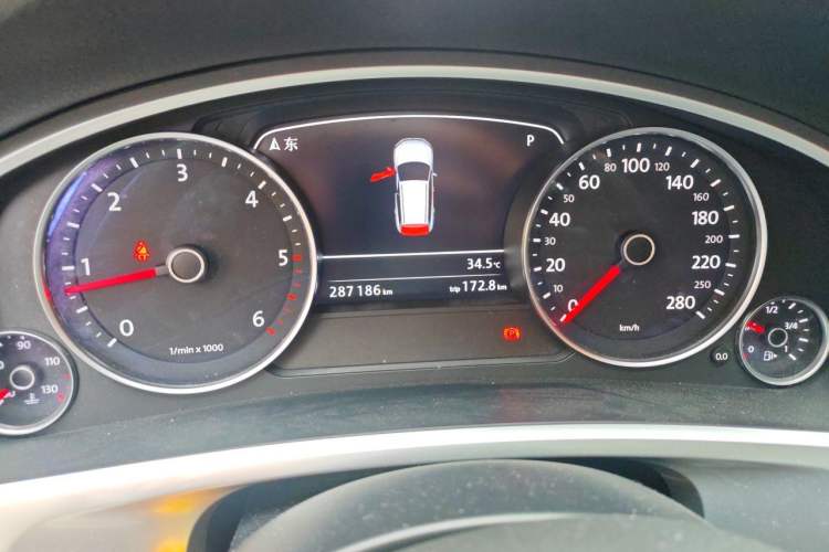 Used Volkswagen Touareg 2011 3.0 TDI Diesel Comfort Version Instrument Cluster