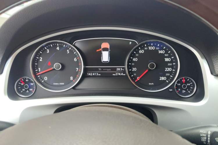 Used Volkswagen Touareg 2011 3.0 TSI Comfort Version Instrument Cluster