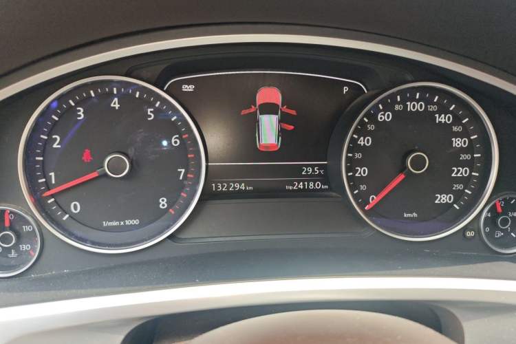 Used Volkswagen Touareg 2011 3.0 TSI Comfort Version Instrument Cluster