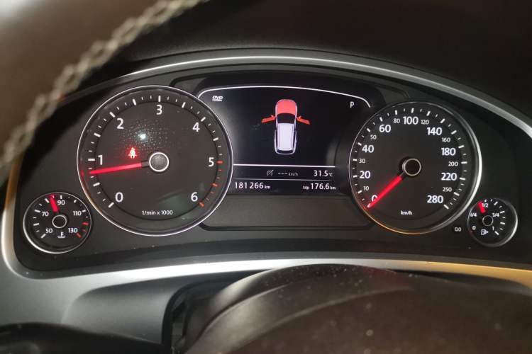 Used Volkswagen Touareg 2011 3.0 TDI Diesel Standard Version Instrument Cluster