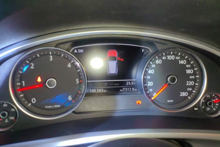 Used Volkswagen Touareg 2011 3.0 TDI Diesel Comfort Version Instrument Cluster